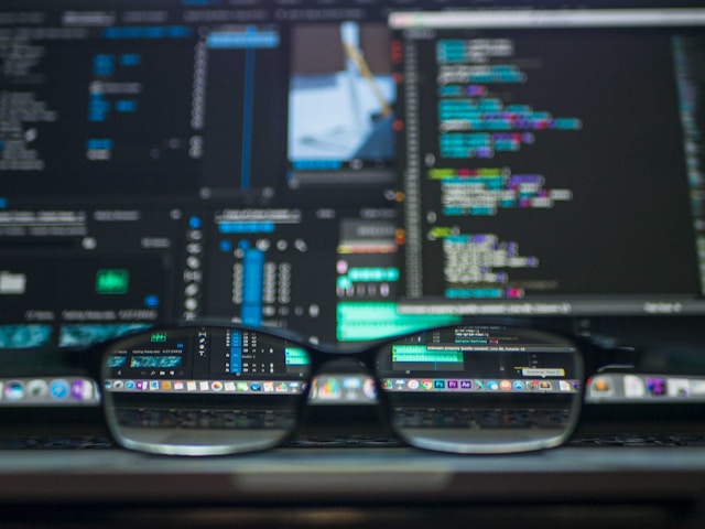 Pros and Cons of Using MongoDB with Node.js